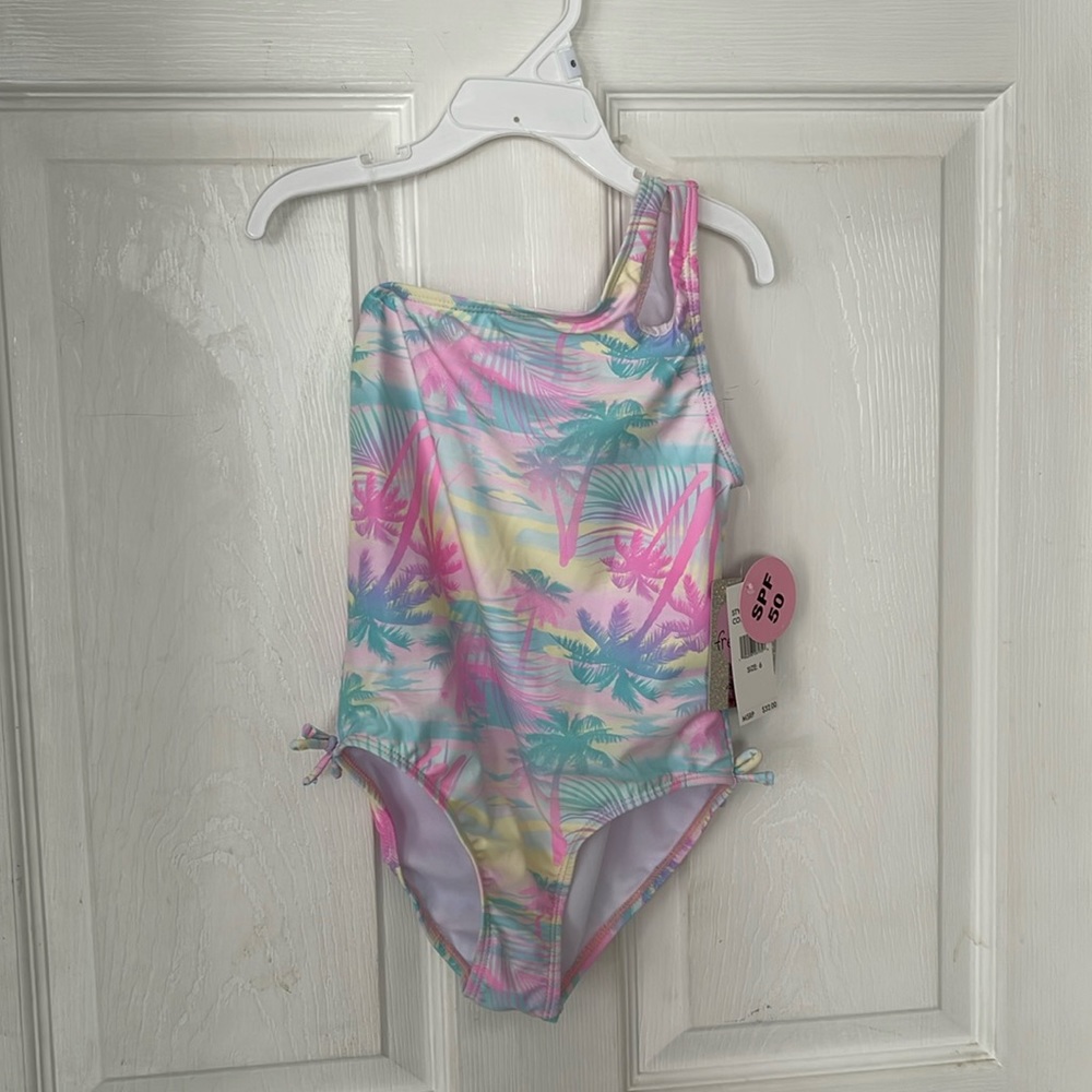 Freestyle Revolution Girl’s One Piece Swimsuit Size 6 NWT SPF 50  Bathing Suit